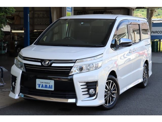 TOYOTA VOXY 2015