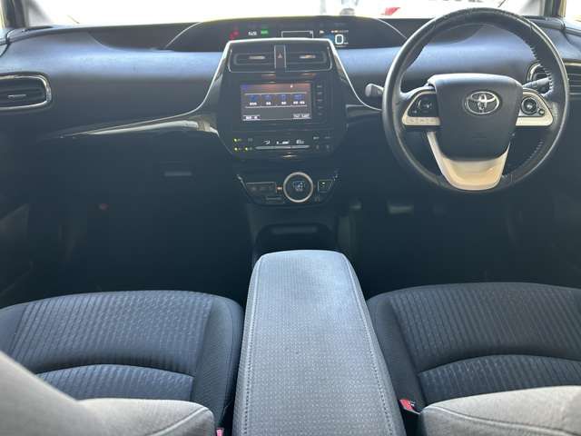 TOYOTA PRIUS 2016