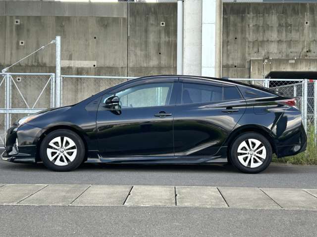 TOYOTA PRIUS 2016