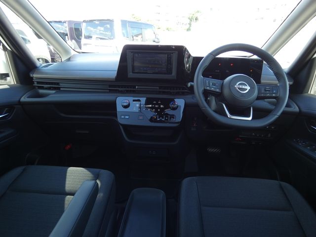 NISSAN SERENA  WG 2025