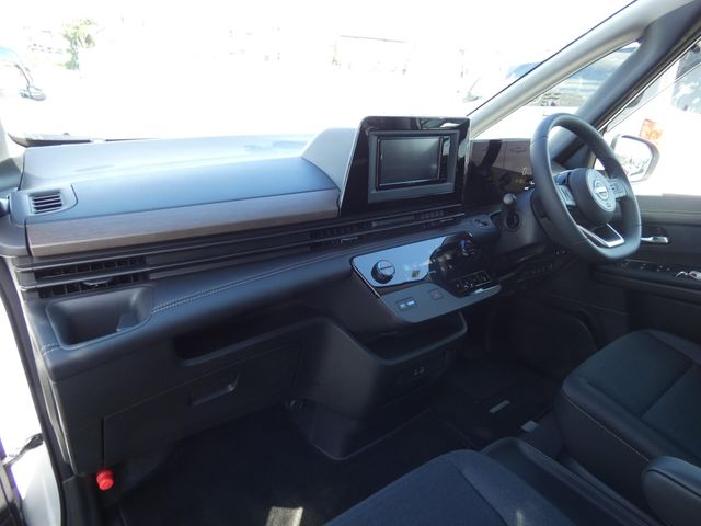 NISSAN SERENA  WG 2025