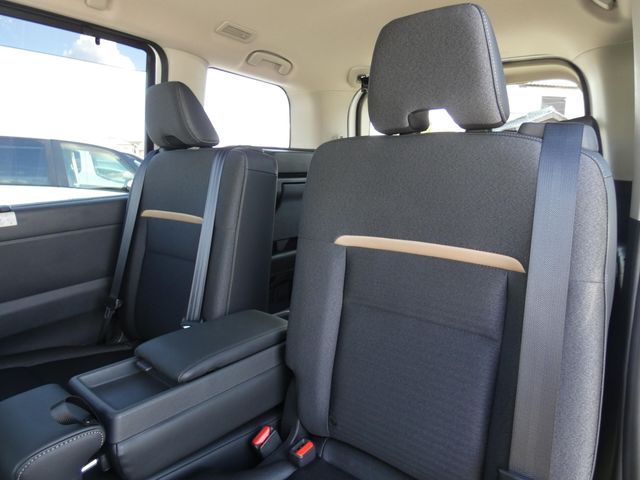 NISSAN SERENA  WG 2025