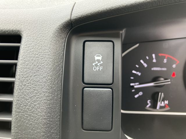 TOYOTA HIACE van 1.15t 2WD 2025