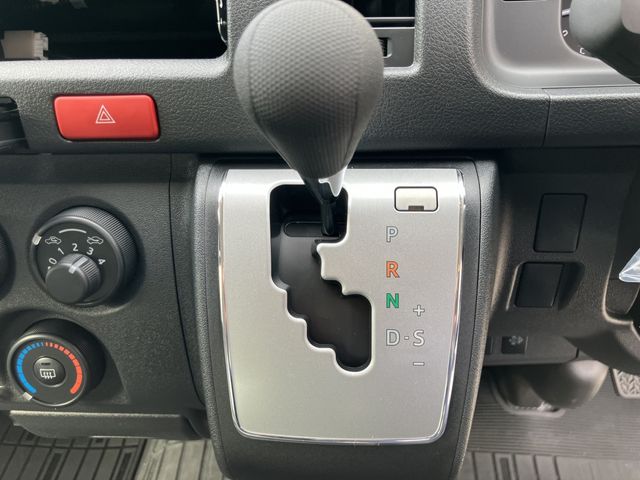 TOYOTA HIACE van 1.15t 2WD 2025