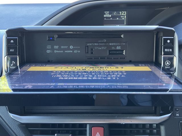 TOYOTA VOXY 4WD 2017