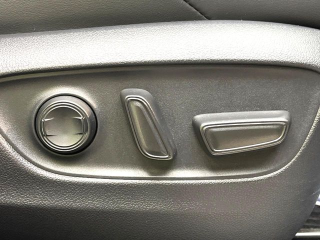 TOYOTA HARRIER 2WD 2022