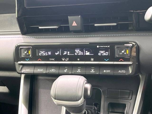 TOYOTA VOXY HYBRID 2023