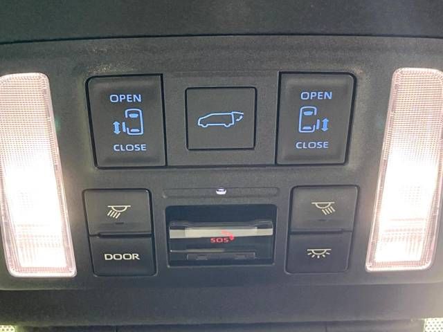 TOYOTA VOXY HYBRID 2023