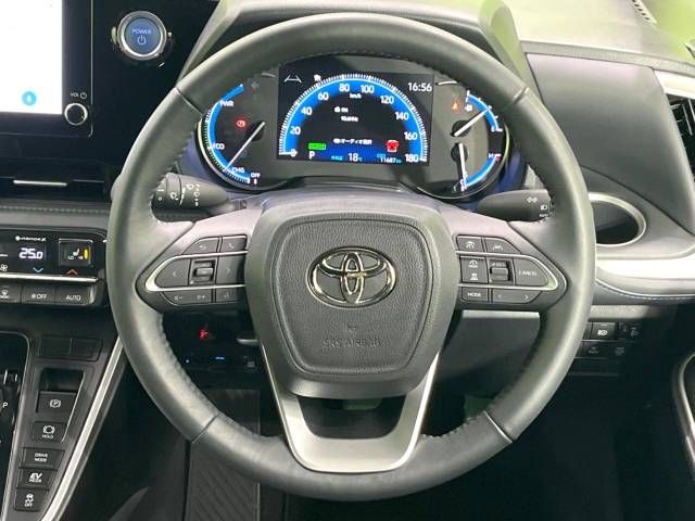 TOYOTA VOXY HYBRID 2023