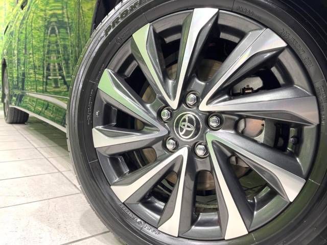 TOYOTA VOXY HYBRID 2023