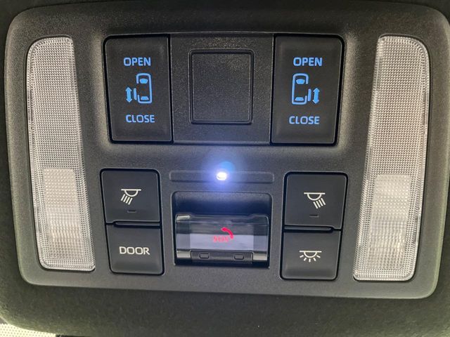 TOYOTA VOXY 4WD 2023