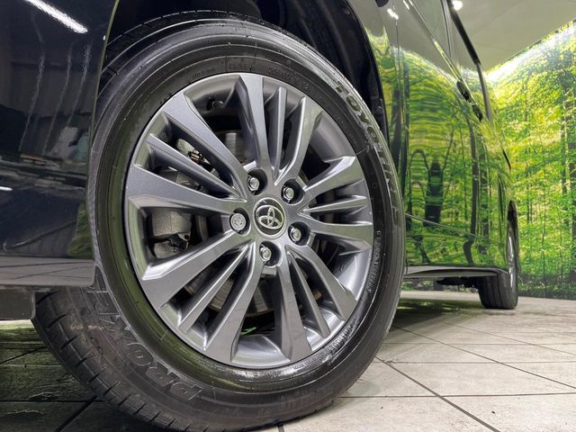 TOYOTA VOXY 4WD 2023