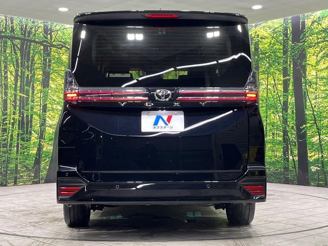 TOYOTA VOXY 4WD 2023