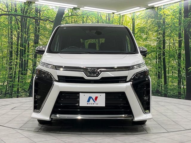 TOYOTA VOXY 4WD 2020