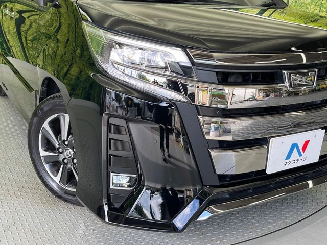 TOYOTA NOAH 2019