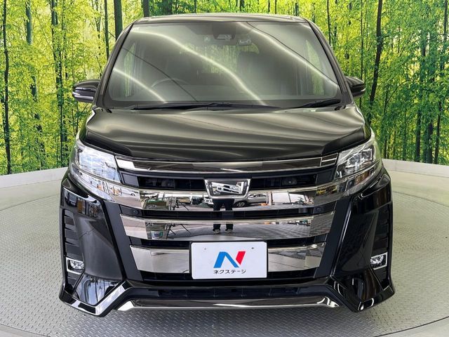 TOYOTA NOAH 2019