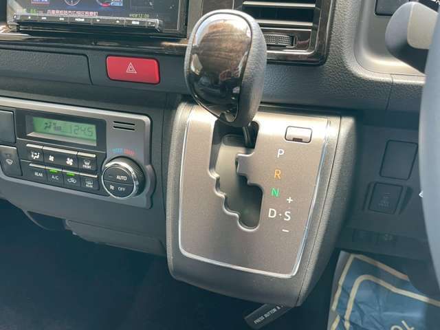 TOYOTA HIACE van 2WD 2024