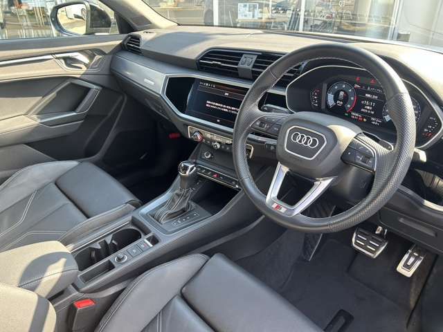 AUDI AUDI Q3 2022