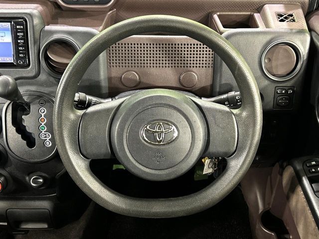 TOYOTA PORTE 2016