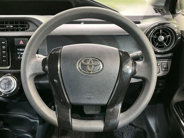 TOYOTA AQUA 2016