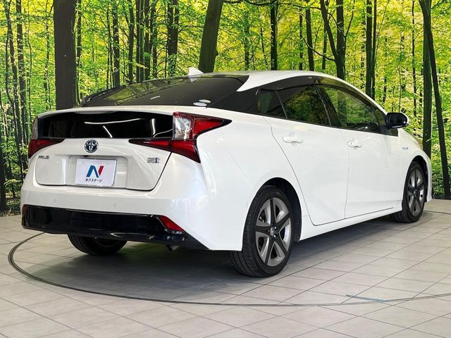 TOYOTA PRIUS 2019