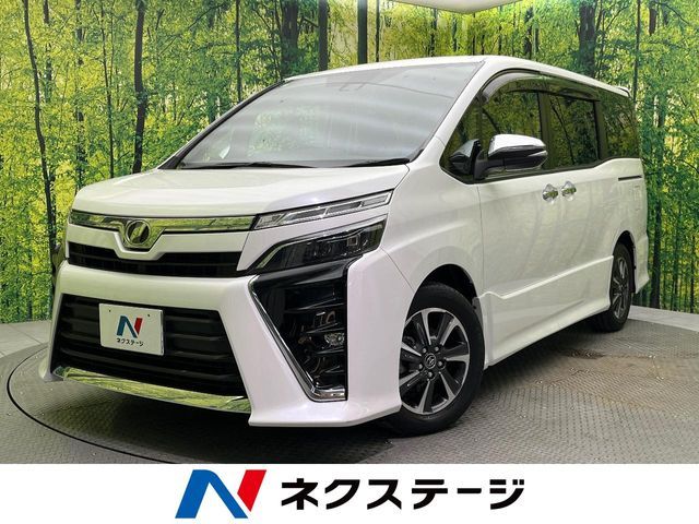 TOYOTA VOXY 2017