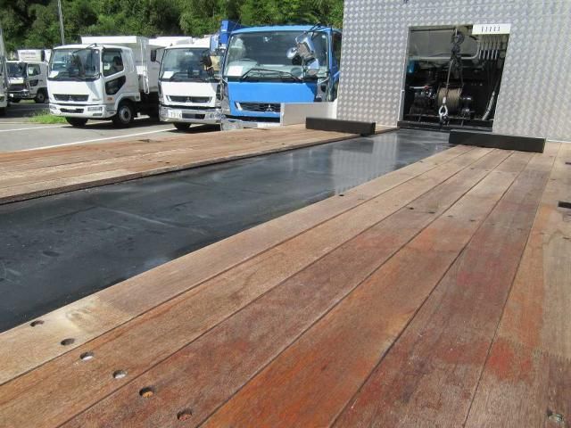 MITSUBISHI FUSOU SUPER GREAT 2025