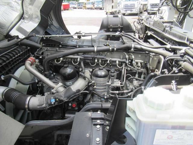 MITSUBISHI FUSOU SUPER GREAT 2025