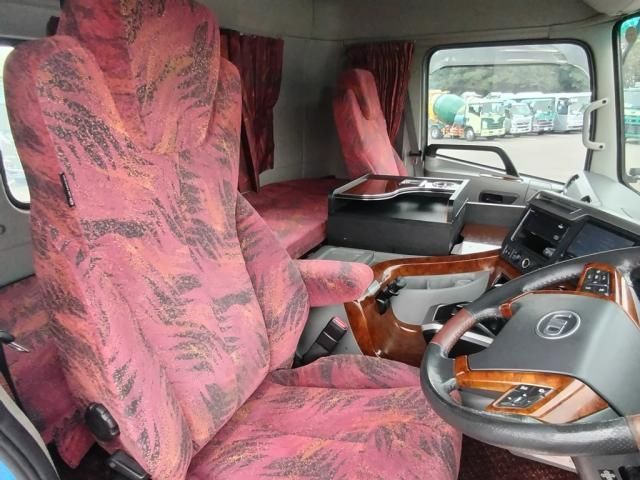 NISSAN DIESEL Quon 2019