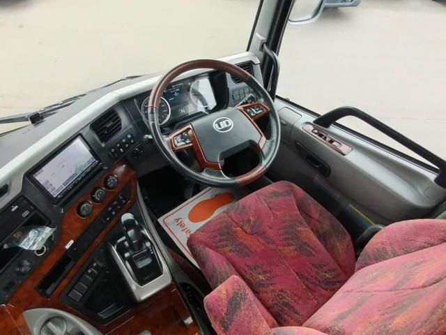 NISSAN DIESEL Quon 2019