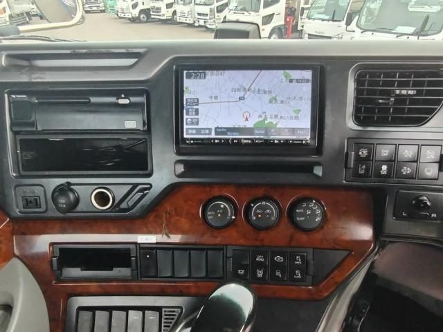 NISSAN DIESEL Quon 2019