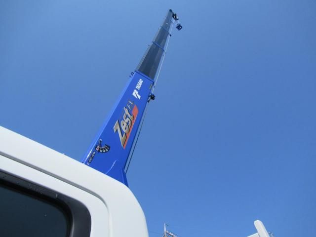 MITSUBISHI CANTER 2025