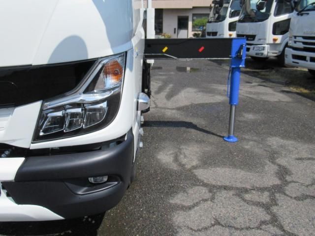 MITSUBISHI CANTER 2025