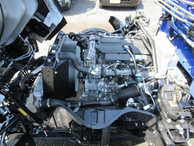 MITSUBISHI CANTER 2025