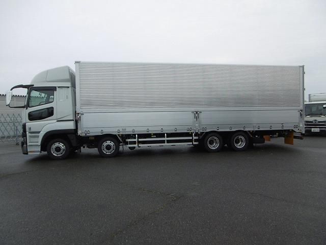 MITSUBISHI FUSOU SUPER GREAT 2025