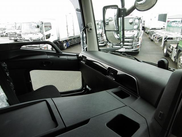 MITSUBISHI FUSOU SUPER GREAT 2025