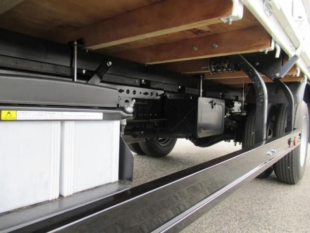 MITSUBISHI CANTER 2025