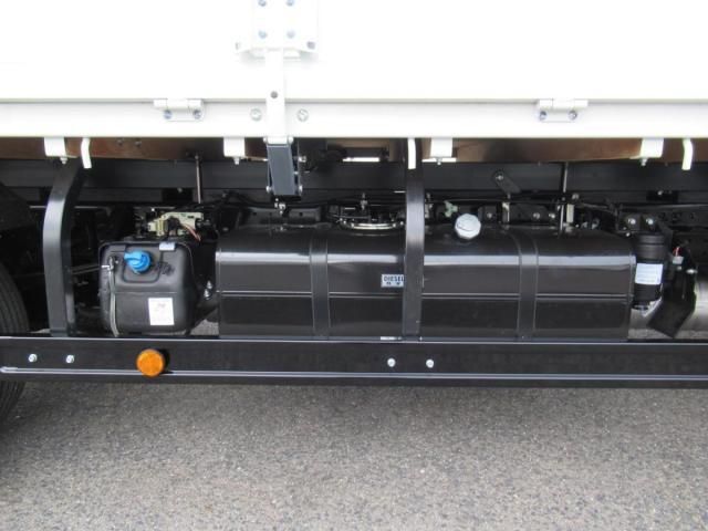 MITSUBISHI CANTER 2025