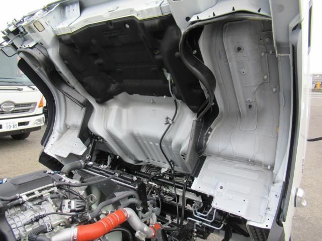 MITSUBISHI CANTER 2025