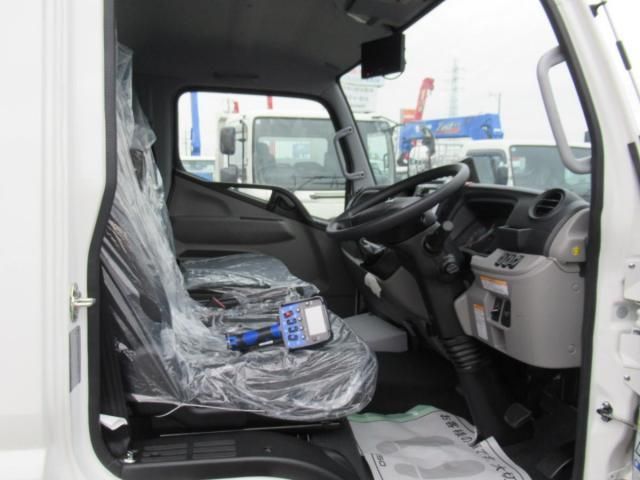 MITSUBISHI CANTER 2025