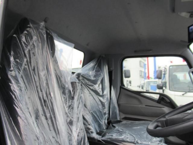 MITSUBISHI CANTER 2025