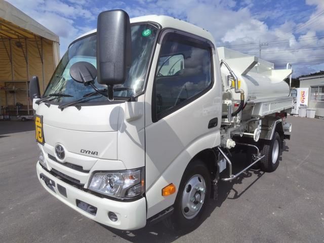 TOYOTA DYNA 2025