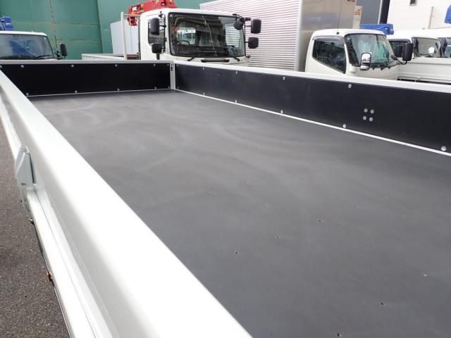 MITSUBISHI CANTER 2025