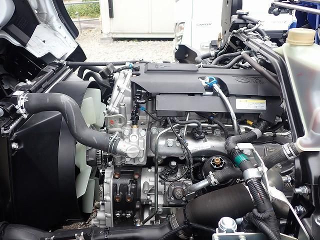 MITSUBISHI CANTER 2025