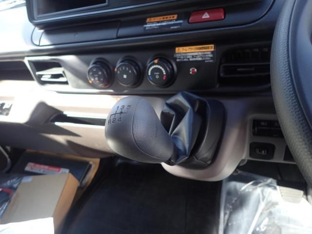 MITSUBISHI CANTER 2025