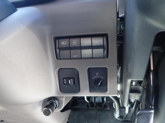 MITSUBISHI CANTER 2025