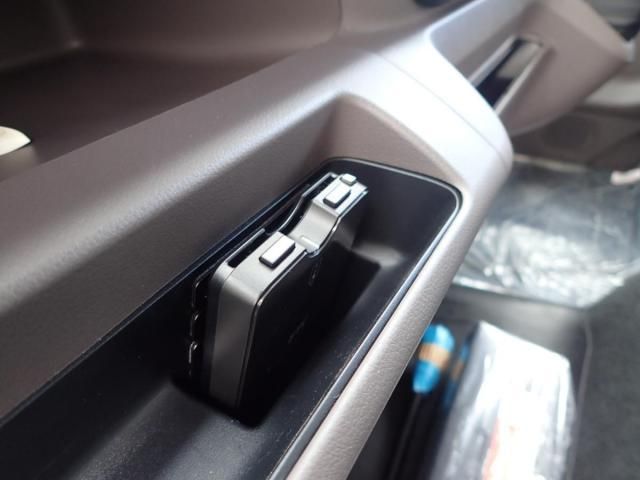 MITSUBISHI CANTER 2025