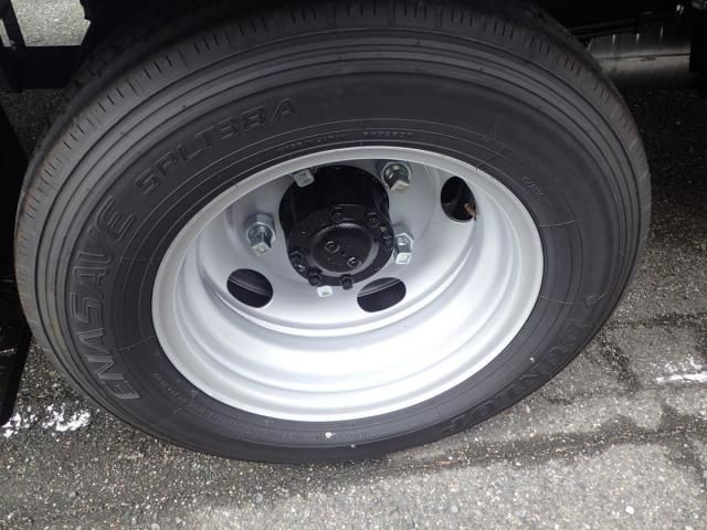 MITSUBISHI CANTER 2025