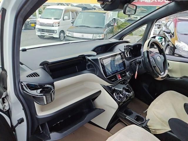 TOYOTA NOAH 2019