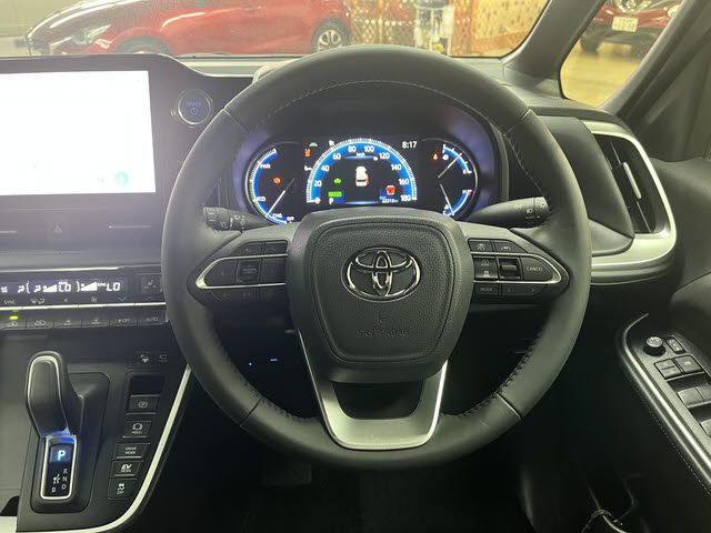 TOYOTA VOXY HYBRID 2022